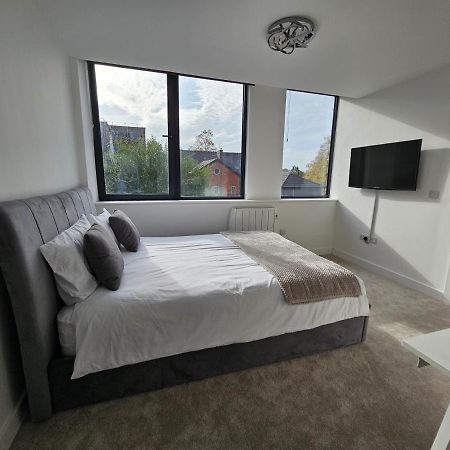 Brand New Trafford Apartment مانشستر المظهر الخارجي الصورة