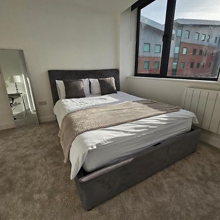 Brand New Trafford Apartment مانشستر المظهر الخارجي الصورة