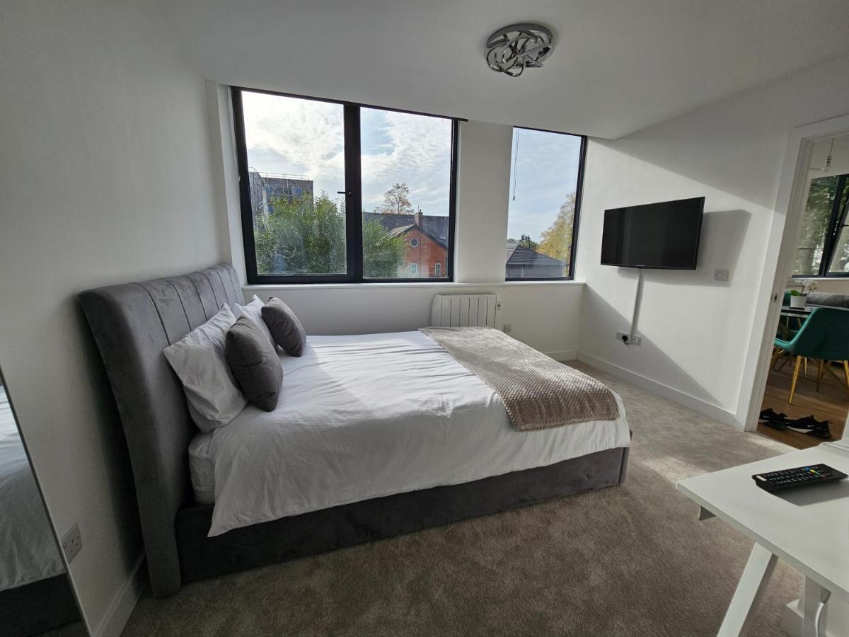 Brand New Trafford Apartment مانشستر المظهر الخارجي الصورة