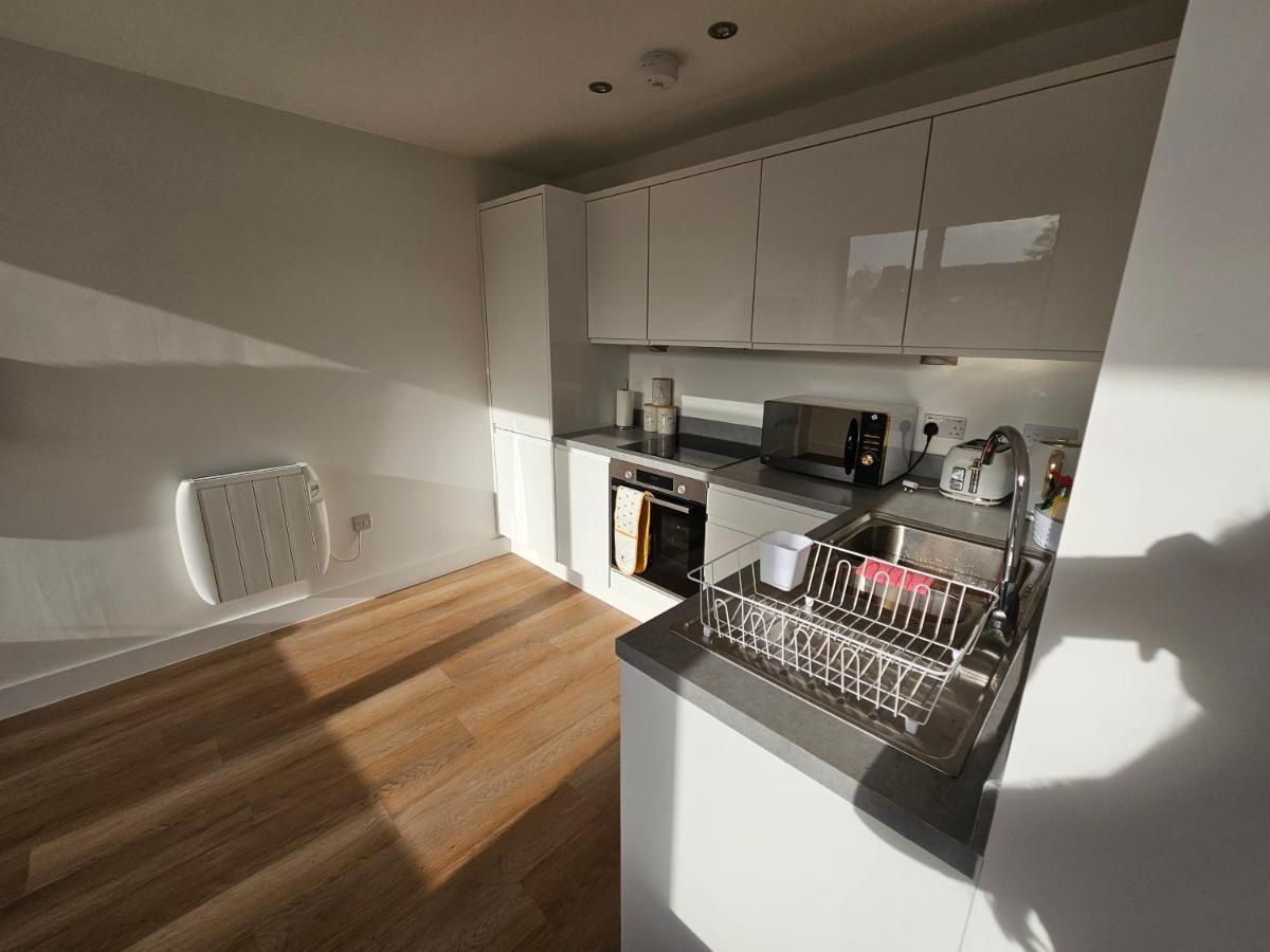 Brand New Trafford Apartment مانشستر المظهر الخارجي الصورة