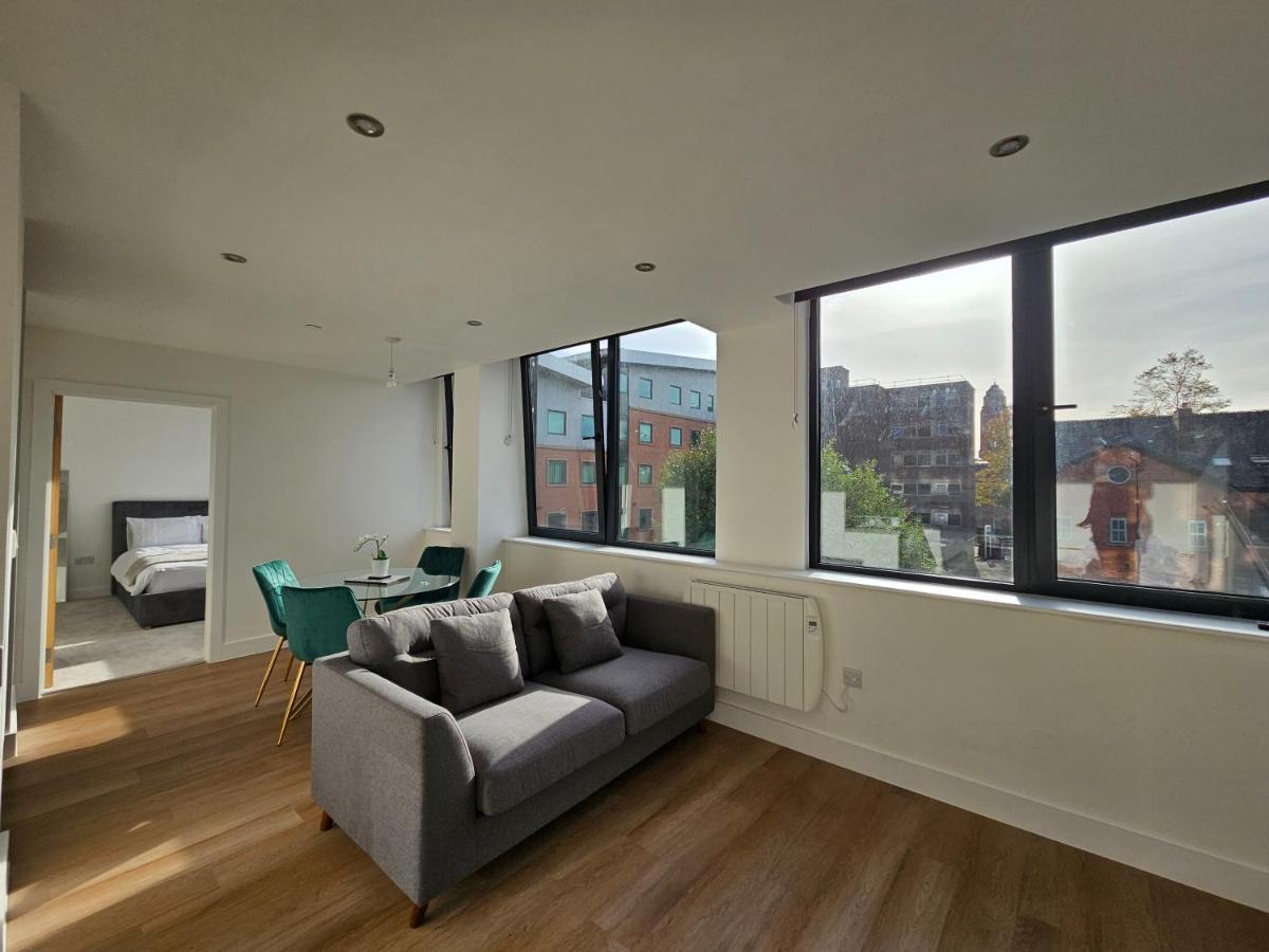 Brand New Trafford Apartment مانشستر المظهر الخارجي الصورة